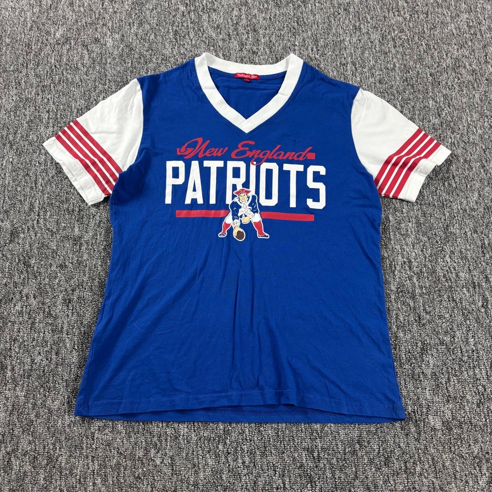 Mitchell & Ness Retro Throwback New England Patriots V-Neck T-Shirt Large